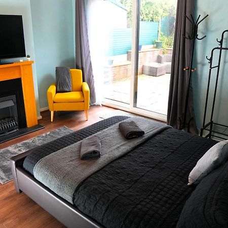 Detached Homestay - Super, King & Double Rooms - Leyland, Preston, Chorley, Lancashire Εξωτερικό φωτογραφία