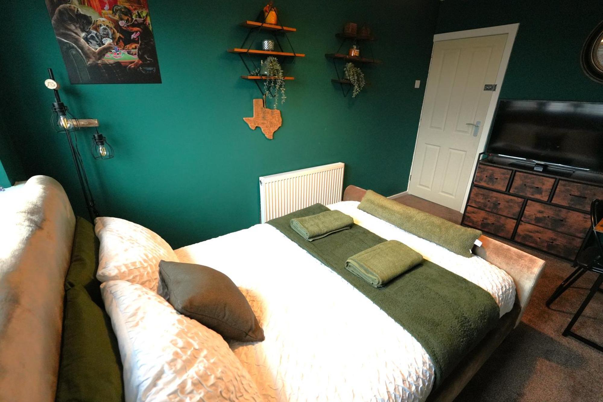 Detached Homestay - Super, King & Double Rooms - Leyland, Preston, Chorley, Lancashire Εξωτερικό φωτογραφία