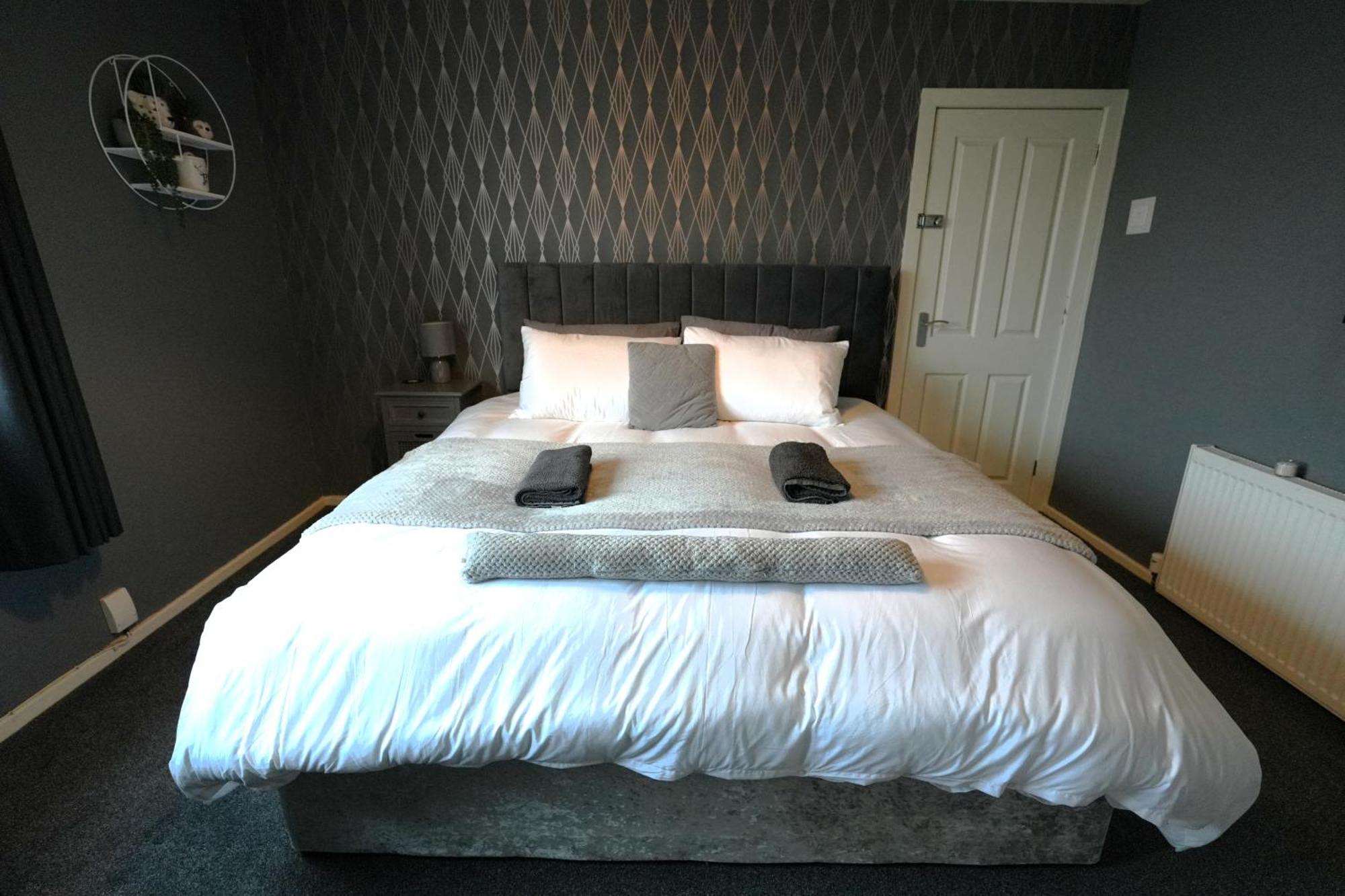 Detached Homestay - Super, King & Double Rooms - Leyland, Preston, Chorley, Lancashire Εξωτερικό φωτογραφία