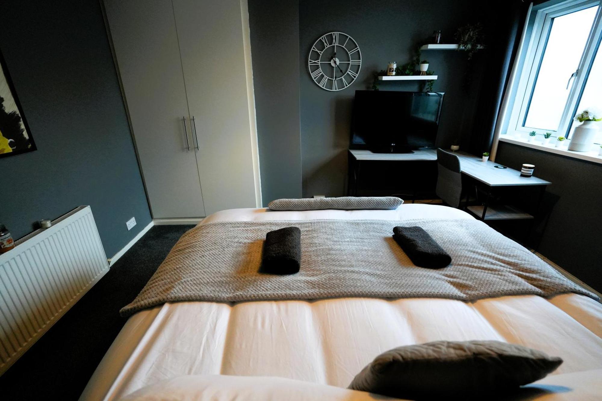 Detached Homestay - Super, King & Double Rooms - Leyland, Preston, Chorley, Lancashire Εξωτερικό φωτογραφία