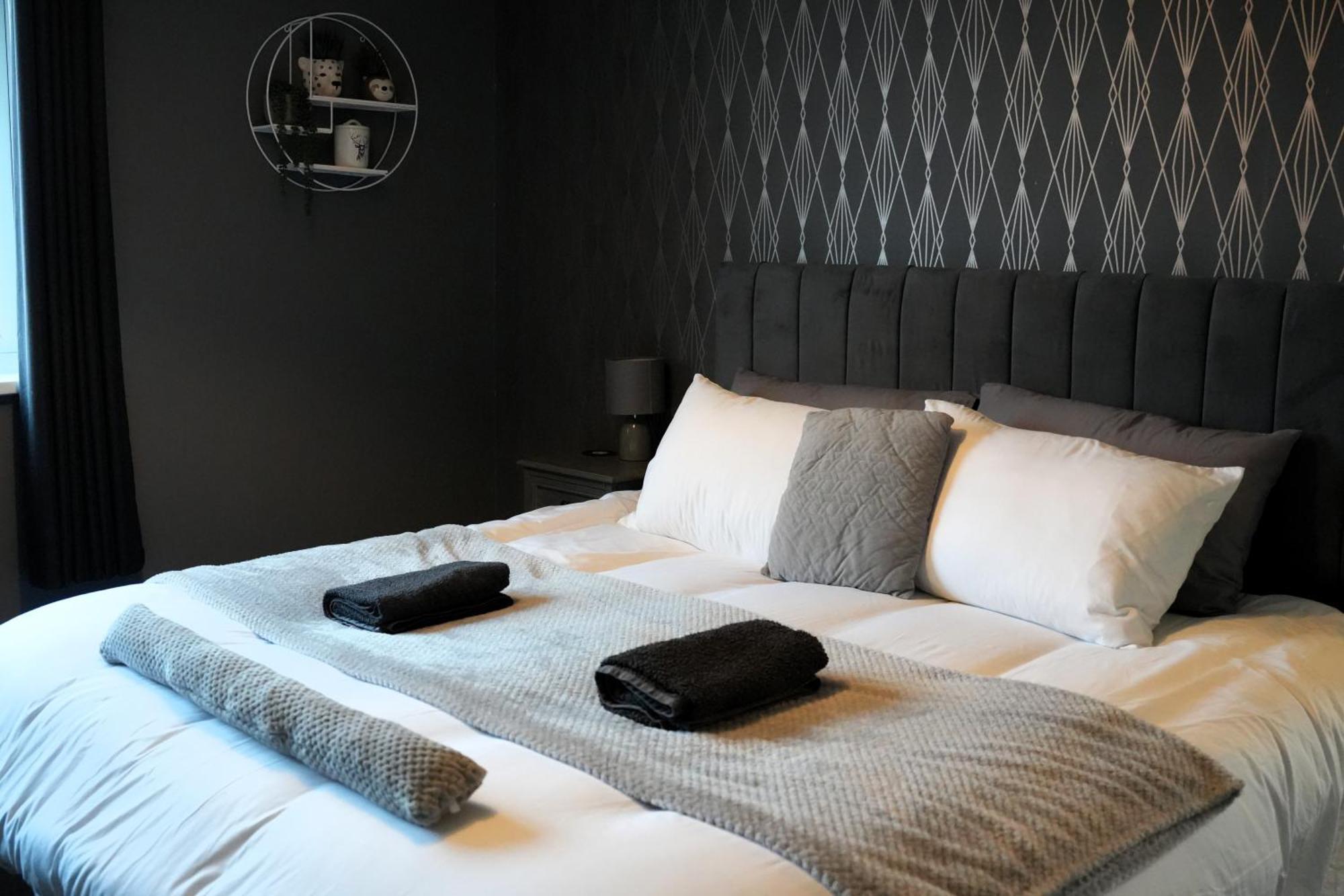Detached Homestay - Super, King & Double Rooms - Leyland, Preston, Chorley, Lancashire Εξωτερικό φωτογραφία