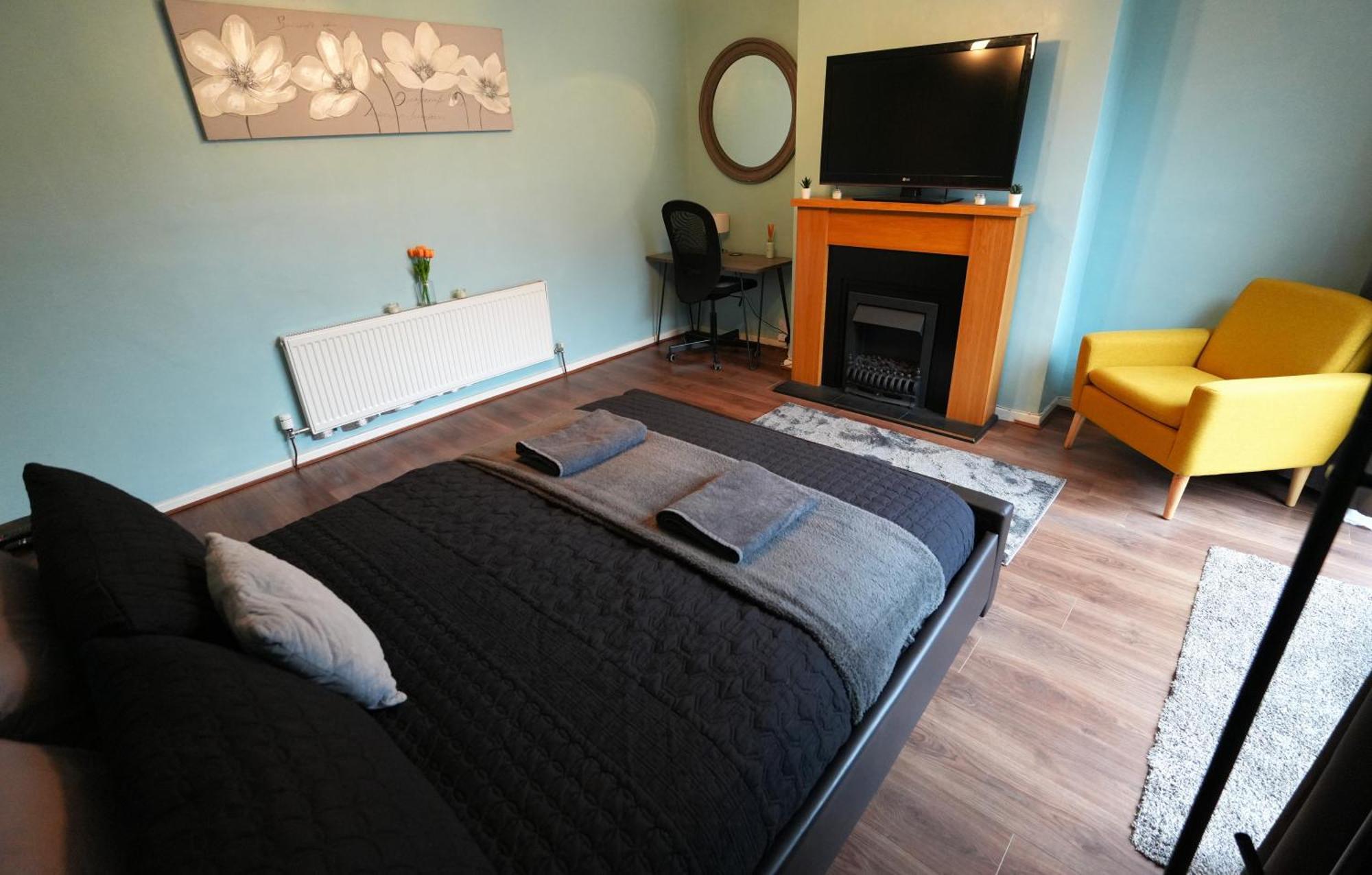 Detached Homestay - Super, King & Double Rooms - Leyland, Preston, Chorley, Lancashire Εξωτερικό φωτογραφία
