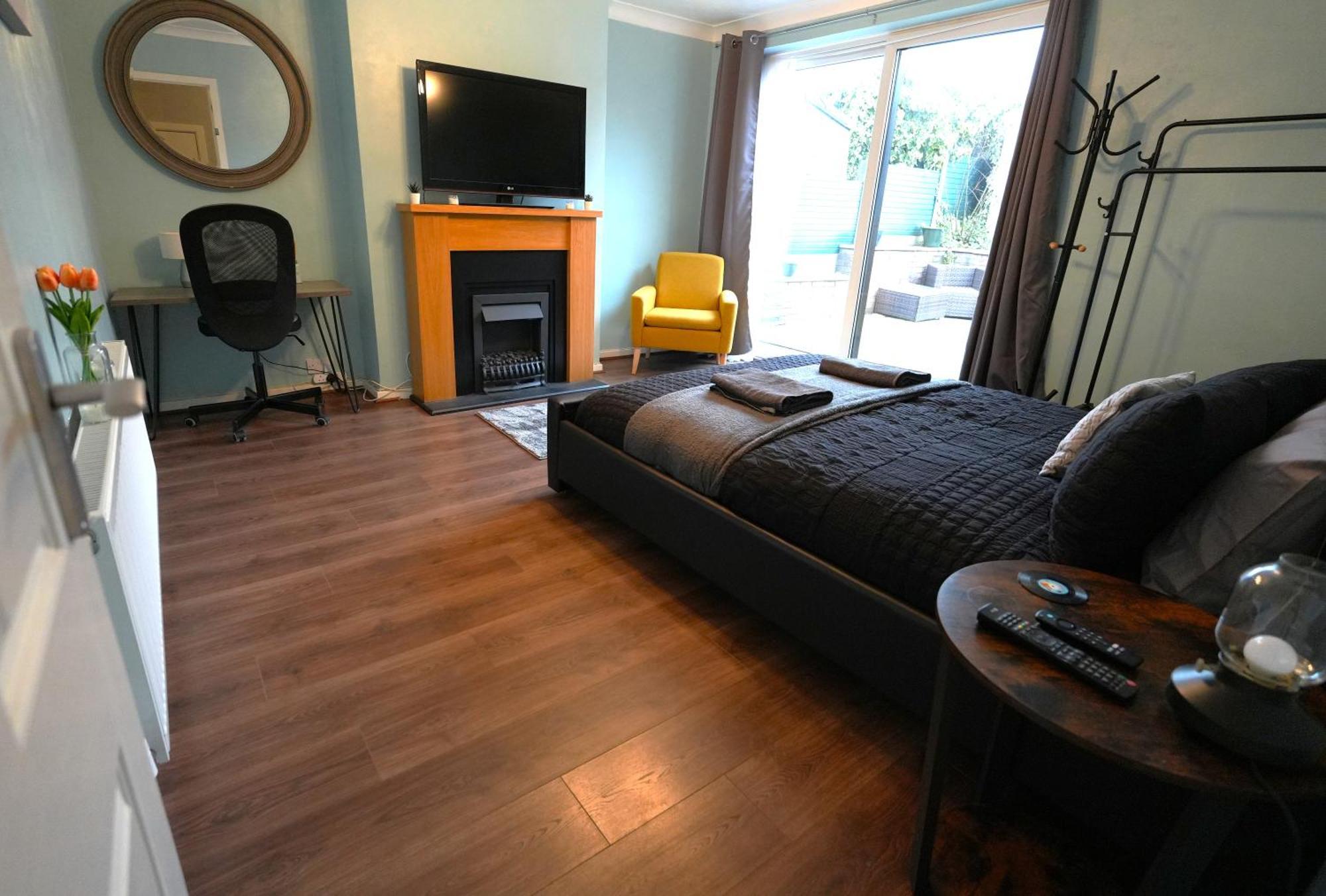 Detached Homestay - Super, King & Double Rooms - Leyland, Preston, Chorley, Lancashire Εξωτερικό φωτογραφία