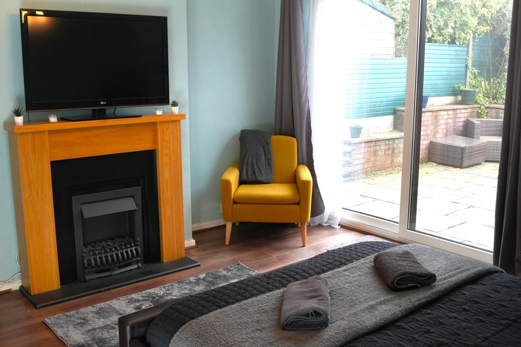 Detached Homestay - Super, King & Double Rooms - Leyland, Preston, Chorley, Lancashire Εξωτερικό φωτογραφία