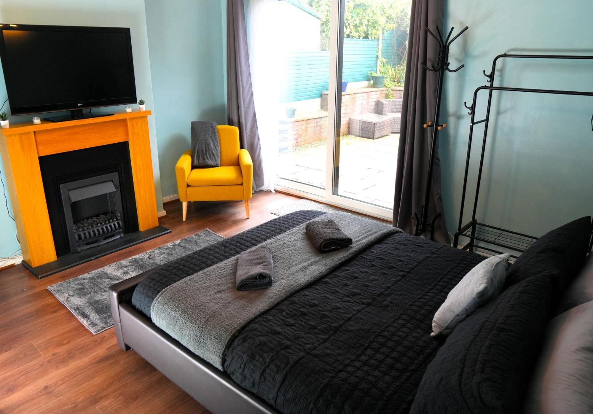 Detached Homestay - Super, King & Double Rooms - Leyland, Preston, Chorley, Lancashire Εξωτερικό φωτογραφία